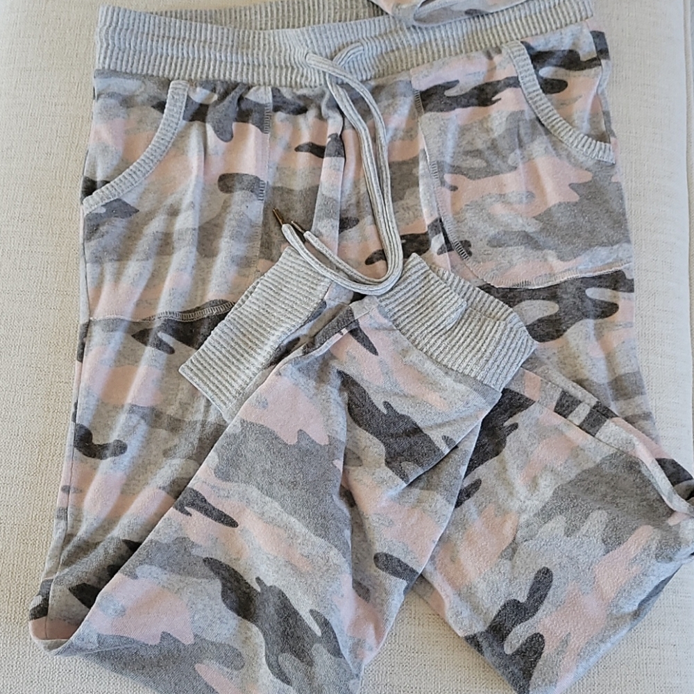 Secret Treasures Pajama Set
